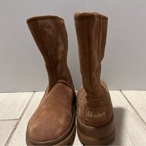 Sketchers Brown Boots. Fuzzy on inside. Women’s size 6.